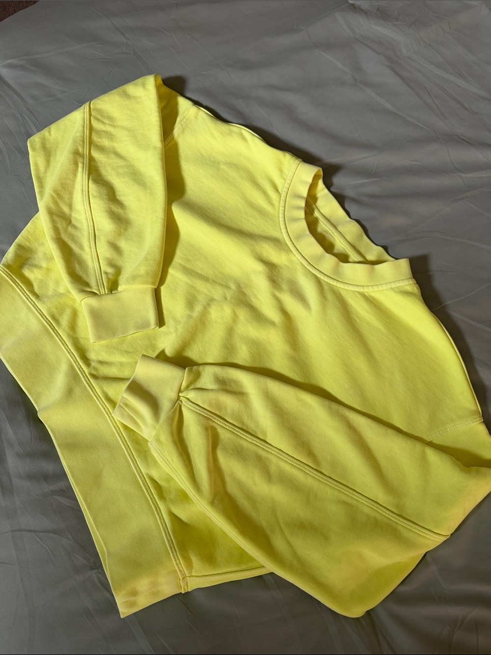 Lululemon Classic Crewneck Sweatshirt - Neon Yellow size 4 Legg48